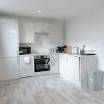 2 Bedrooms-4 Guests-Babycot-Wifi-Freeparking