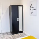 2 Bedrooms-4 Guests-Babycot-Wifi-Freeparking