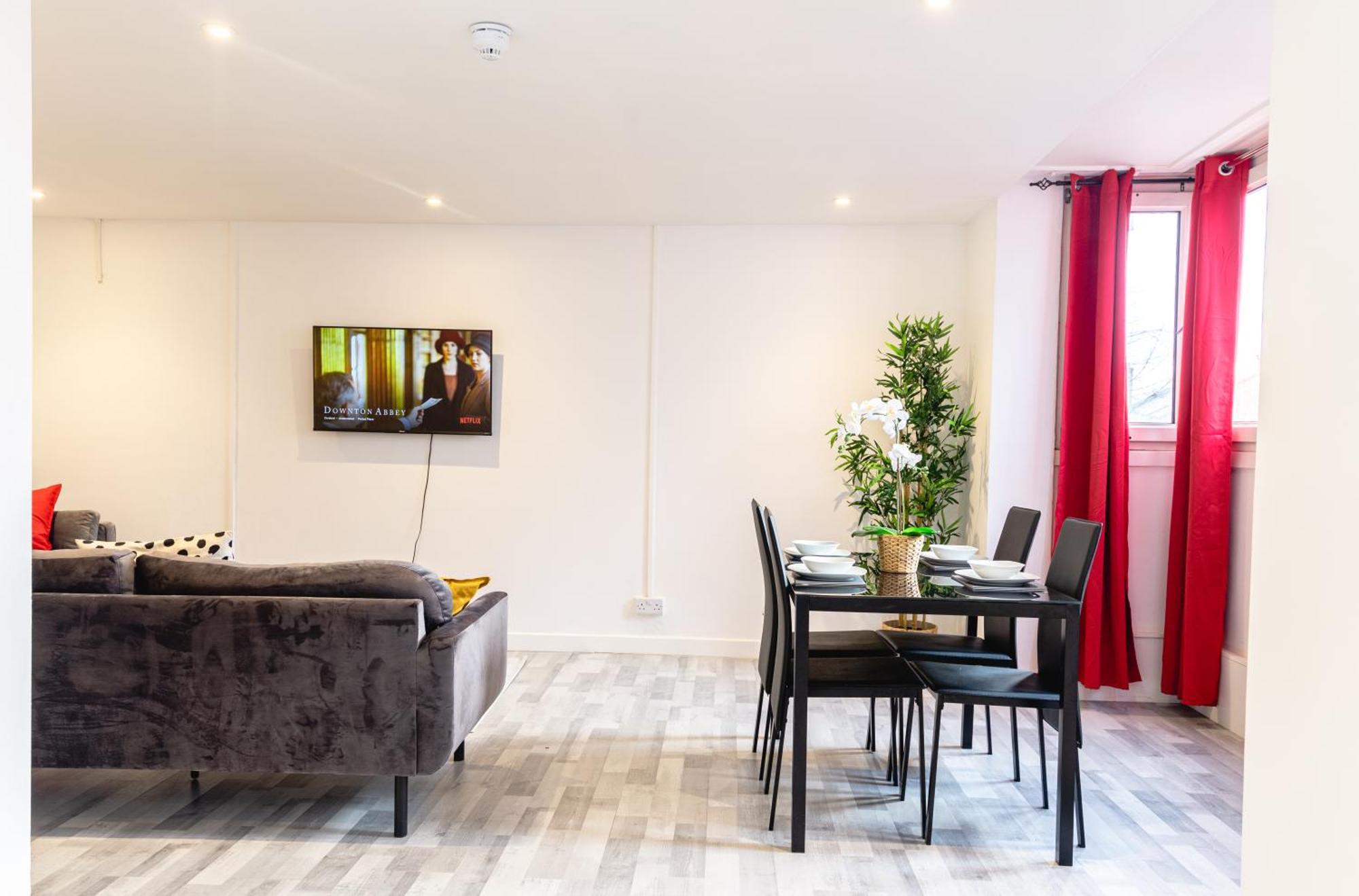 2 Bedrooms-4 Guests-babycot-wifi-freeparking Apartment London